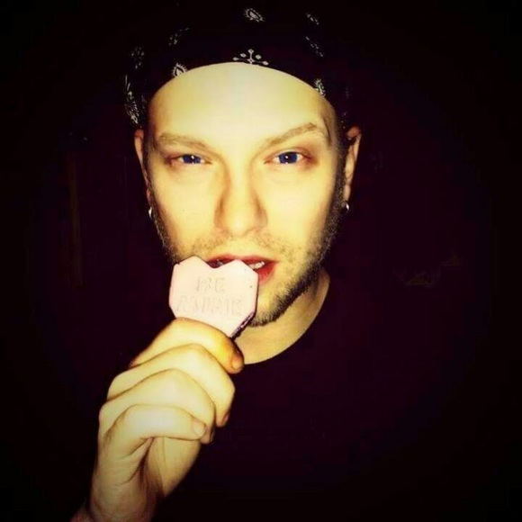 Profile Picture of Carl william Graf iii (@cwgiii) on Poshmark