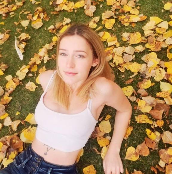 Profile Picture of Octavia Ferrier (@octaviaferrier) on Poshmark