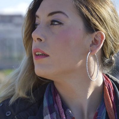 Profile Picture of Mia Conor (@HiCanaria) on Twitter