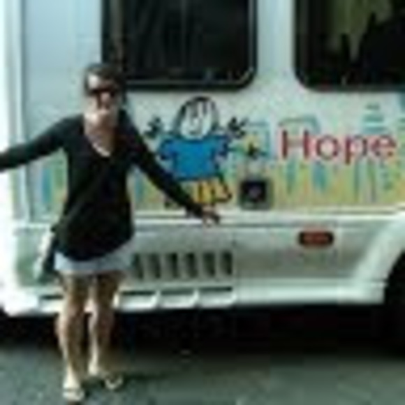 Profile Picture of Hope Scelza (@hopescelza) on Poshmark