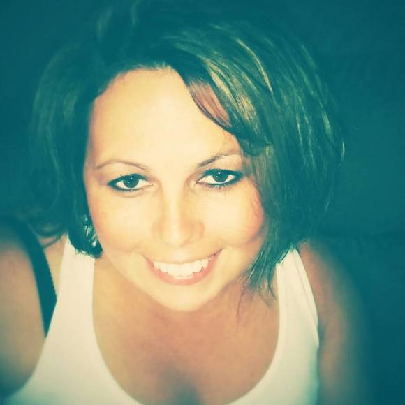 Profile Picture of Shawna Gordon (@shawnagordon288) on Poshmark