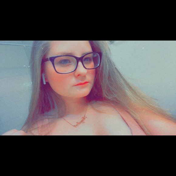 Profile Picture of Taylor Harmon (@taylorharmon992) on Poshmark