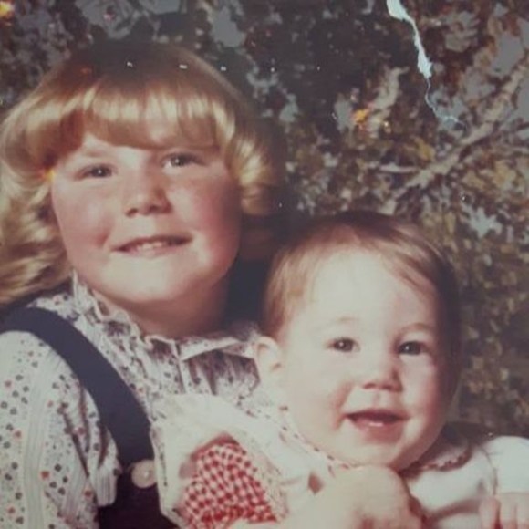 Profile Picture of Laurie Baglole (@lauriebaglole) on Poshmark