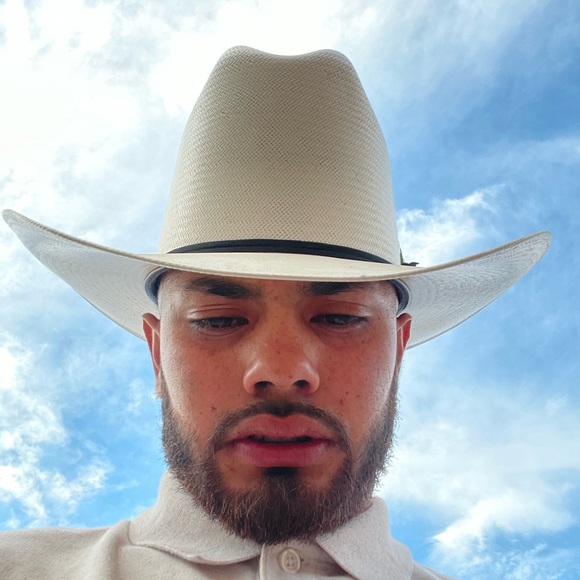 Profile Picture of Thomas Cardenas (@thomas_cardenas) on Poshmark