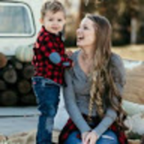 Profile Picture of Alyssa Vanscoyoc (@ajvanscoyoc) on Poshmark
