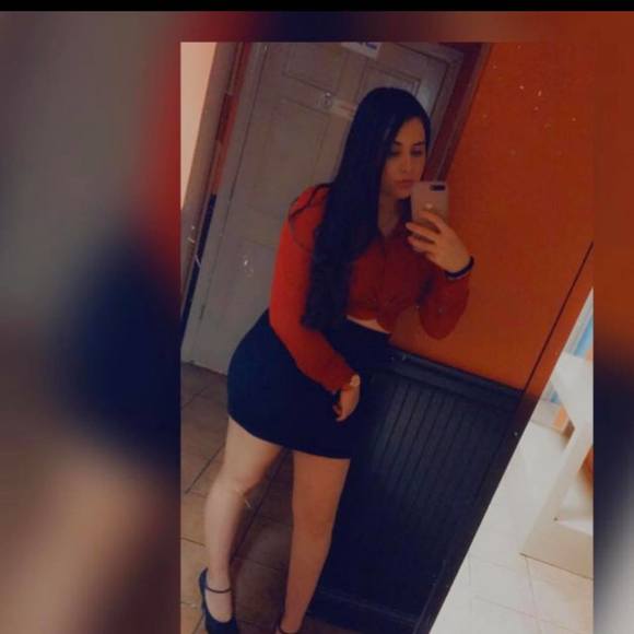 Profile Picture of Brendezel Romero (@brendezelromero) on Poshmark