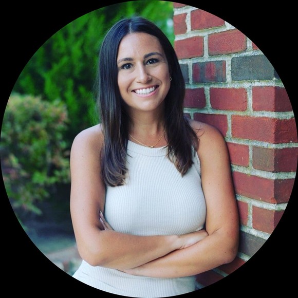 Profile Picture of Danielle Beneduce (@dbeneduce) on Poshmark