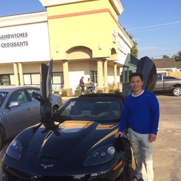 Profile Picture of Greg Nguyen (@gregnguyen) on Poshmark