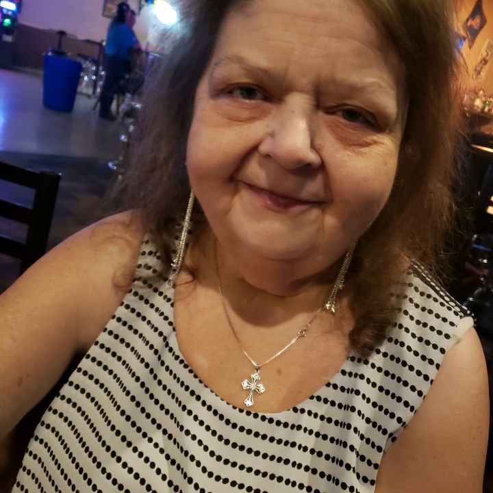 Profile Picture of carren larsen (@carrenlarsen) on Tiktok