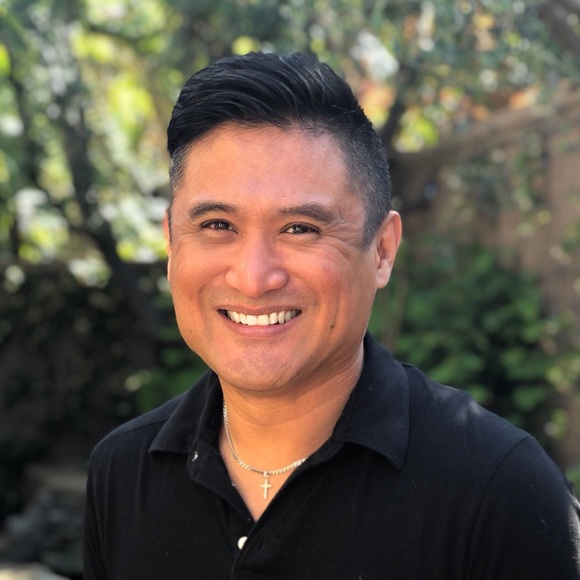Profile Picture of Ariel Cepriano (@sixstring) on Poshmark