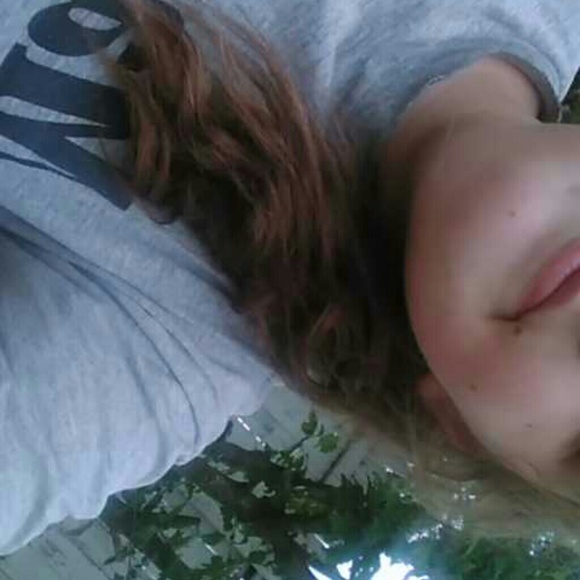 Profile Picture of Jamie Latwiss (@jamiee__lynn__) on Poshmark