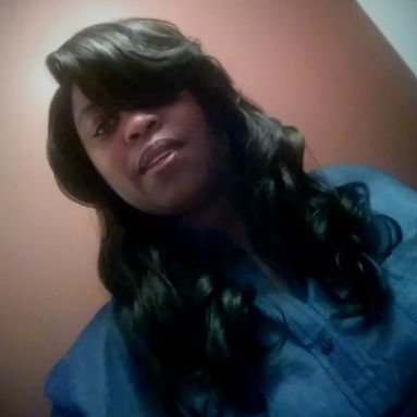 Profile Picture of Roslyn Blakely (@BlakelyRoslyn) on Twitter