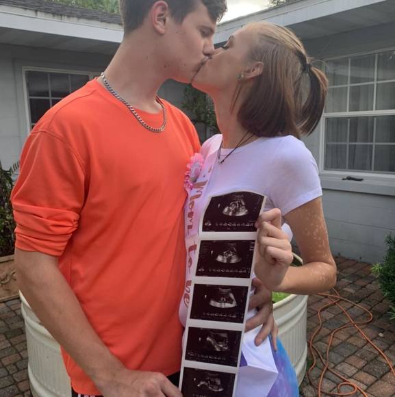 Profile Picture of Kristen Kinker (@kristen_kinker) on Poshmark