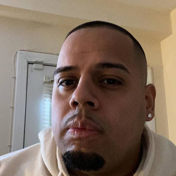 Profile Picture of Mark Reyes (@mreyes0015) on Poshmark