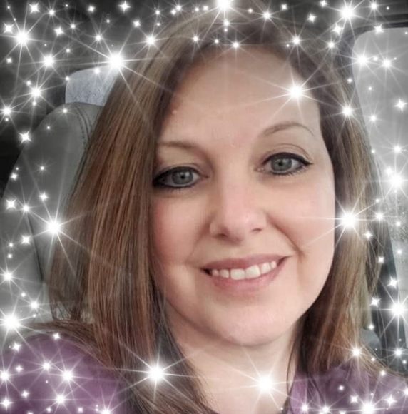 Profile Picture of Stacie Hewitt (@smih) on Poshmark