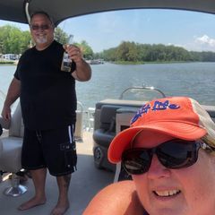 RobynRad - Tiktok Profile Picture of RobynRad (@robynradcliffe831) on Tiktok