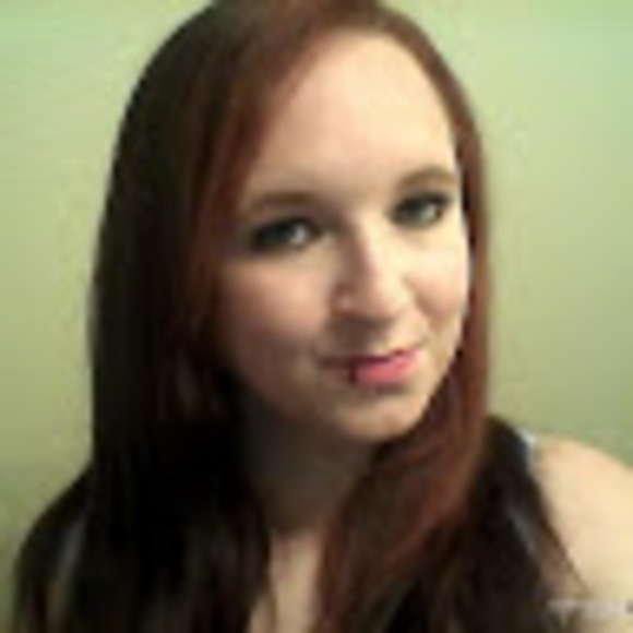 Profile Picture of Sarah Mushaney (@sarahmushaney) on Poshmark