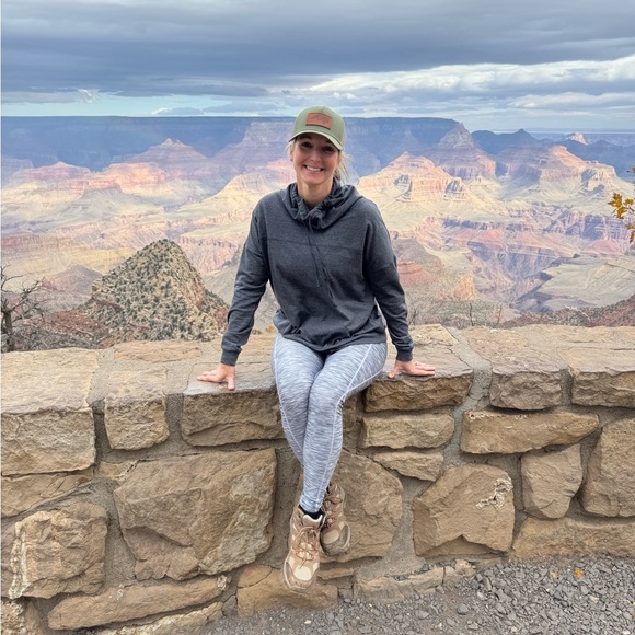Profile Picture of Jessica Bammann (@4bammanns) on Poshmark