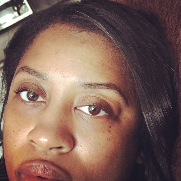 Profile Picture of Nikki Hamilton (@alaynaraye08) on Poshmark
