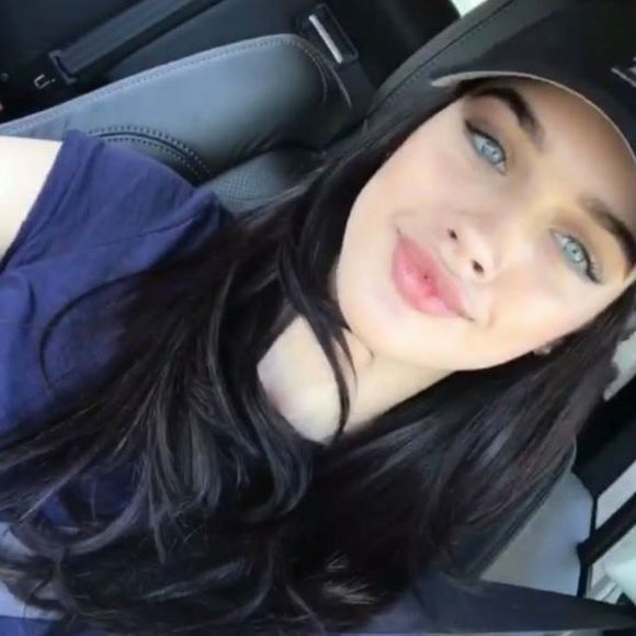 Profile Picture of Diana Backzkowski (@dbackzkowski) on Poshmark