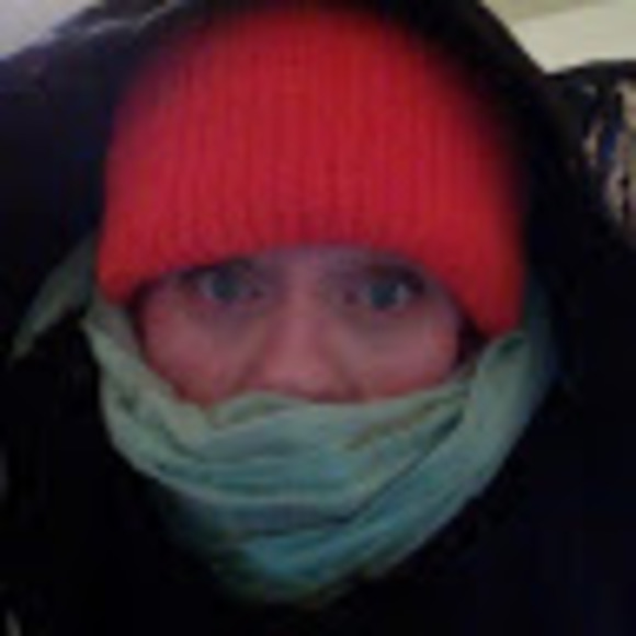 Profile Picture of Danielle Levasseur (@daniellelevass) on Poshmark