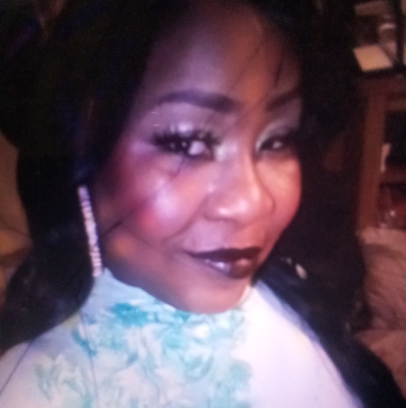Profile Picture of Trina Laselle (@catrinadale46) on Poshmark