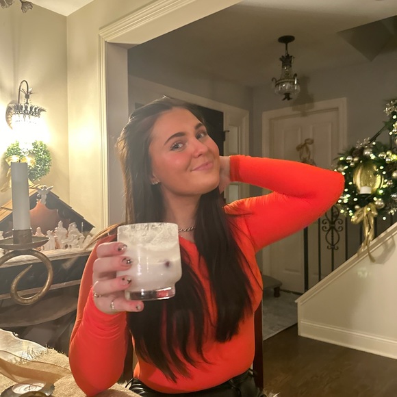 Profile Picture of June Weber (@juneweber) on Poshmark