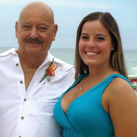 Profile Picture of Nicole Antler (@nicoleantler) on Poshmark