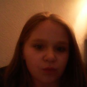 Profile Picture of Rebecca Louise Marki (@LouiseMarki) on Twitter