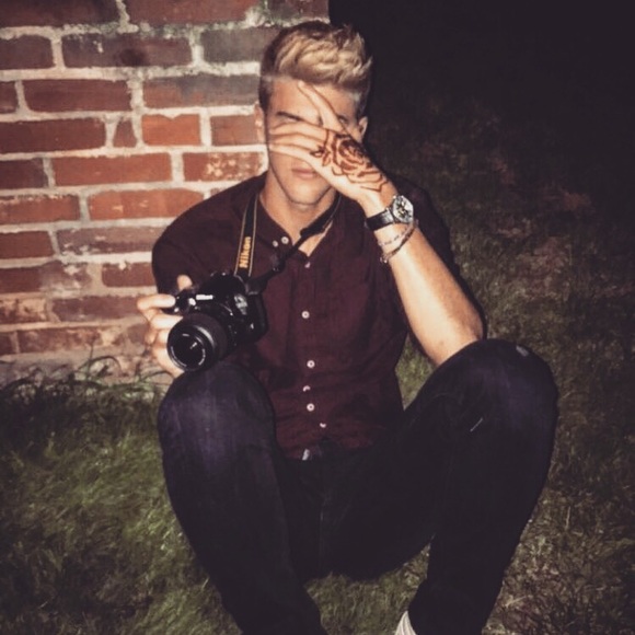 Profile Picture of Sam Marks (@thesammarks) on Poshmark