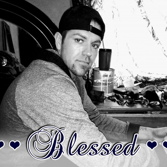 Profile Picture of Justin Tull (@justintull1991) on Poshmark