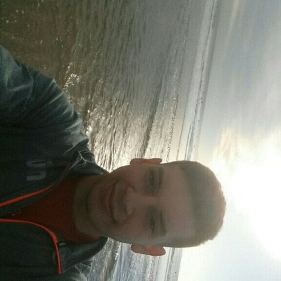 Profile Picture of Daniel Prada (@bigpradz) on Poshmark