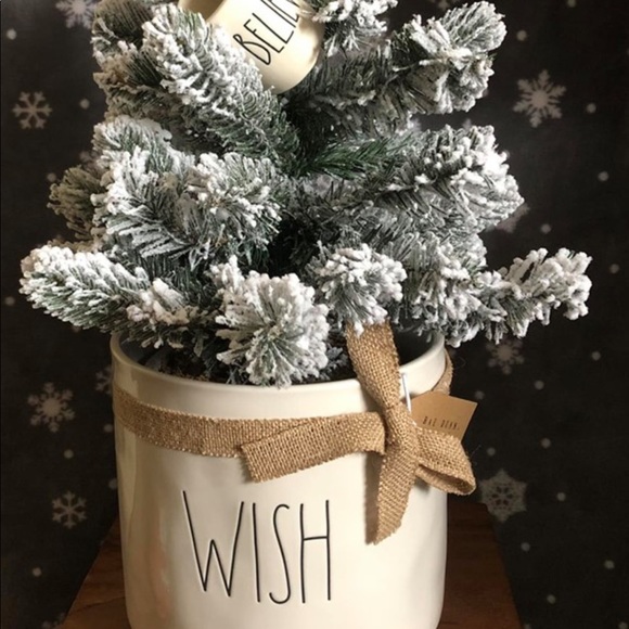 Profile Picture of Valerie Evensen (@my3sons001) on Poshmark