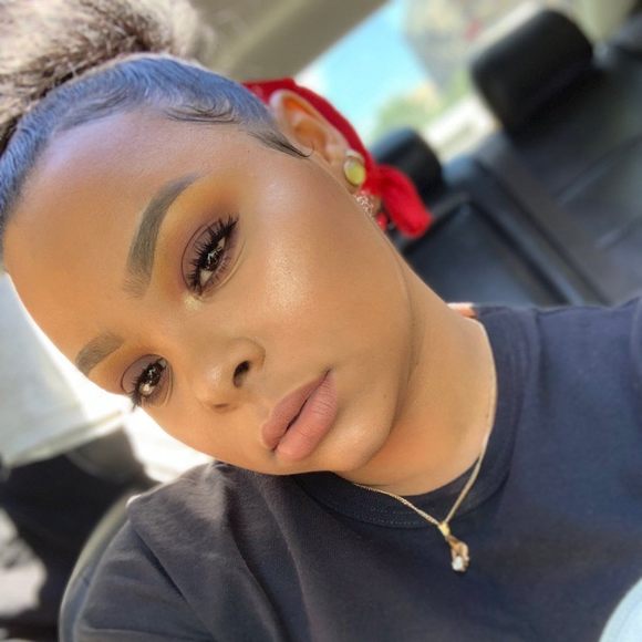 Profile Picture of Yelinet Basilio (@yeline06) on Poshmark
