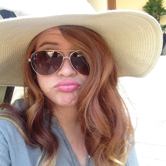 Profile Picture of Katelyn Horstman (@katelynhorstman) on Poshmark