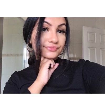 Profile Picture of Caitlin Markham (@cait_rhian) on Twitter