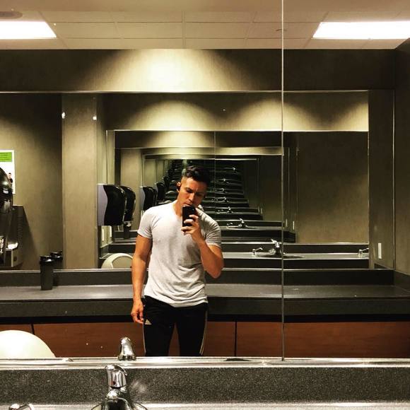 Profile Picture of Brian Acevedo (@brianacv85) on Poshmark