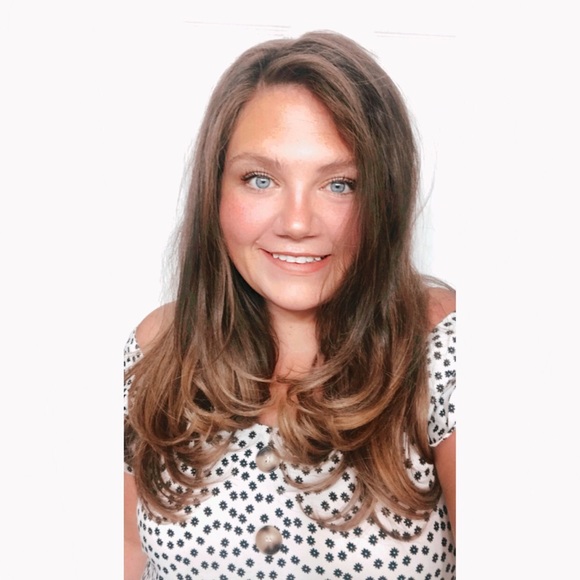 Profile Picture of Jessica Barlow (@jessbarlow94) on Poshmark
