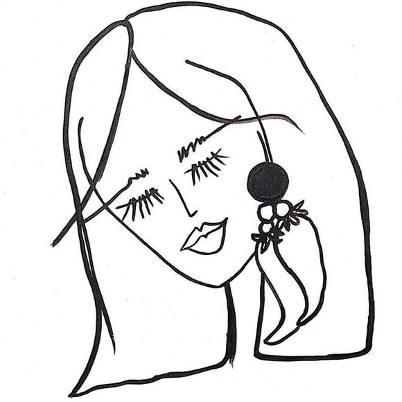 Profile Picture of Fernanda Peimbert (@mariapeimbert) on Poshmark