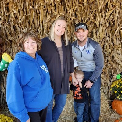 Profile Picture of Lindsey (B) Hill (@LindseyBehrendt) on Twitter