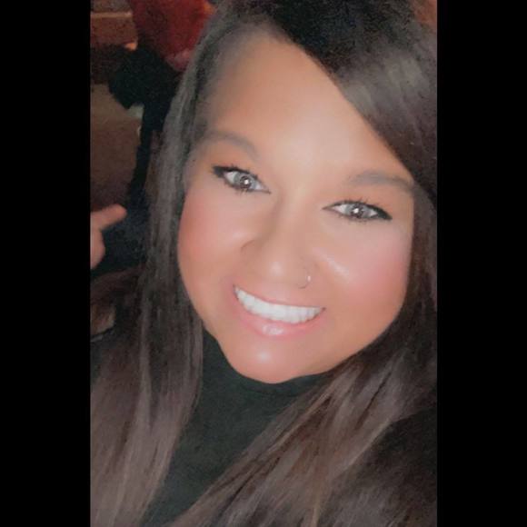 Profile Picture of Kylee Coleman (@colemankylee65) on Poshmark