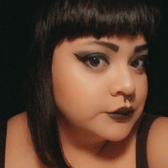 Profile Picture of Sara Wohlwend (@hiermoine99) on Poshmark