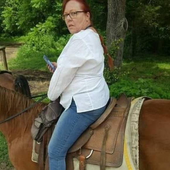 Profile Picture of Susan Funke (@susanfunke) on Poshmark