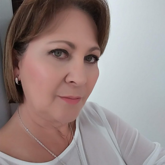 Profile Picture of Martha Buselli (@marthabuselli71) on Poshmark