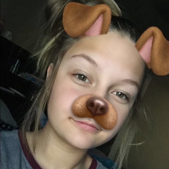 Profile Picture of Kenzie Redfearn (@kenzieredfearn) on Poshmark