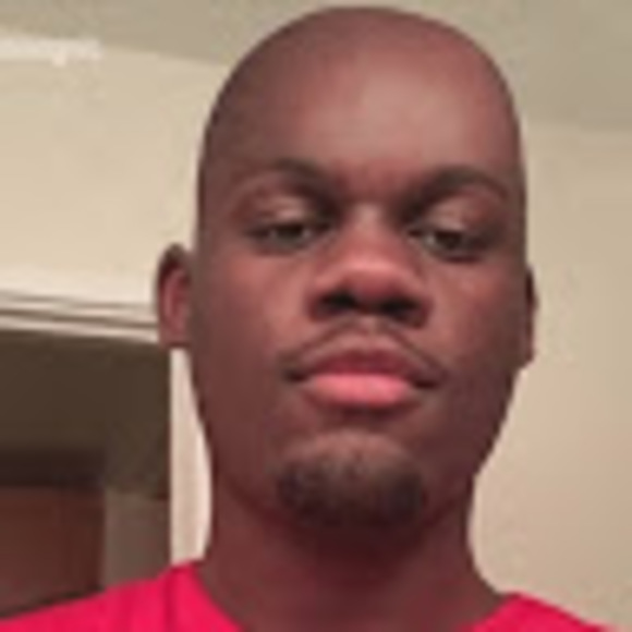 Profile Picture of Thang Thang (@12494960) on Poshmark