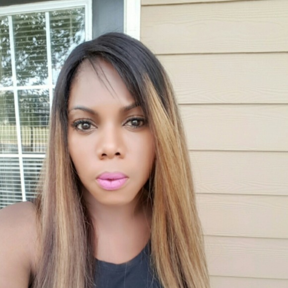 Profile Picture of Erica Blackshear (@fwilds1) on Poshmark