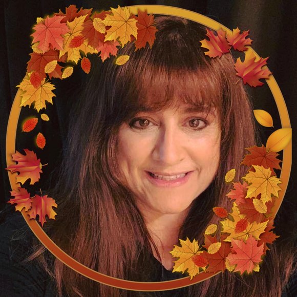 Profile Picture of Tracy Lahlum (@tracylahlum) on Poshmark