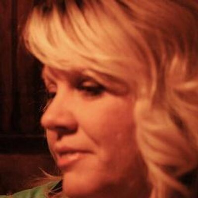 Profile Picture of Lisa Devine (@ldevine67) on Twitter