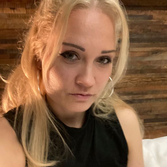 Profile Picture of Katja Lazarus (@ms_kisu) on Poshmark